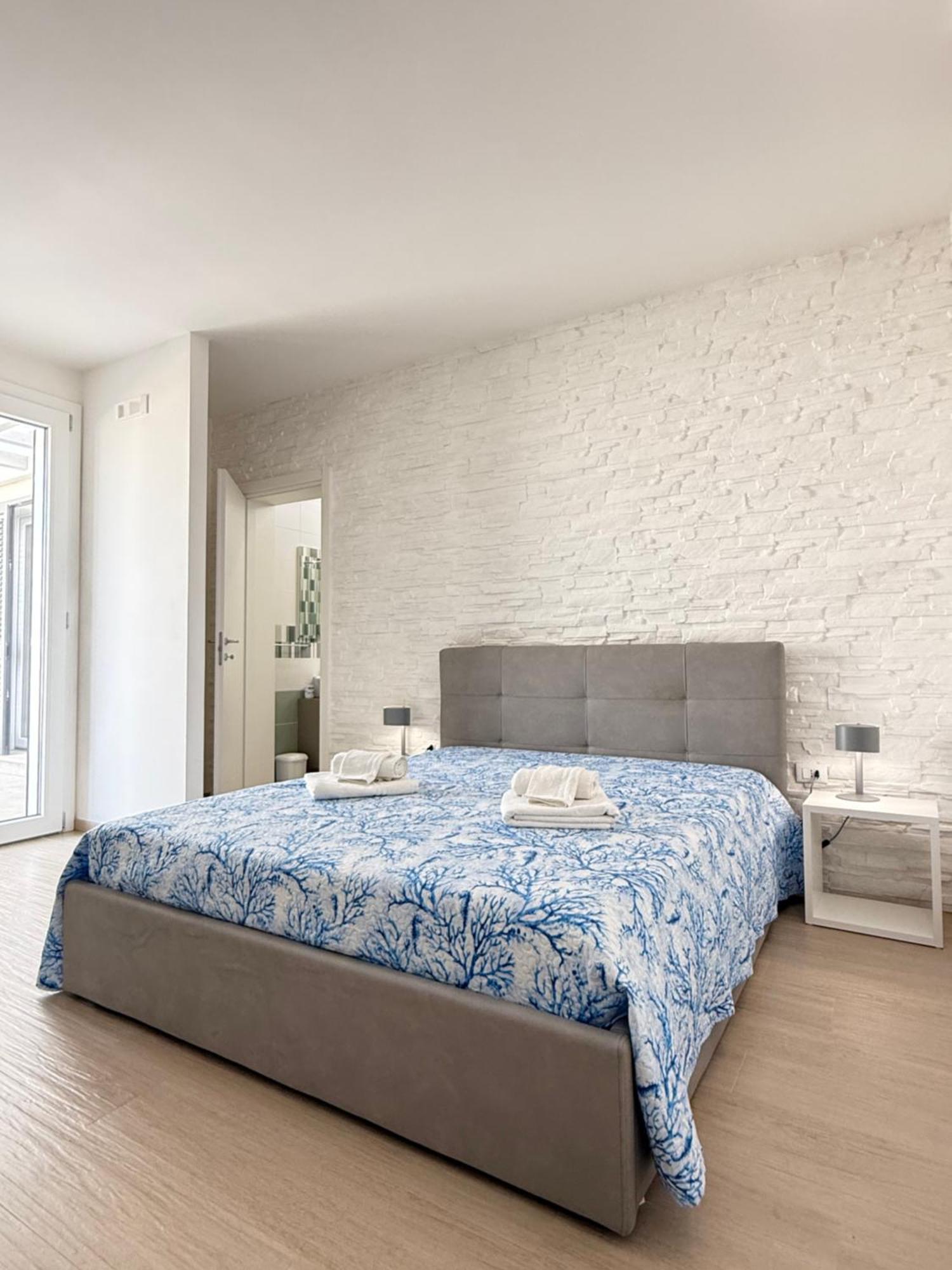B&B Bianco Mediterraneo 托雷奥沃 外观 照片